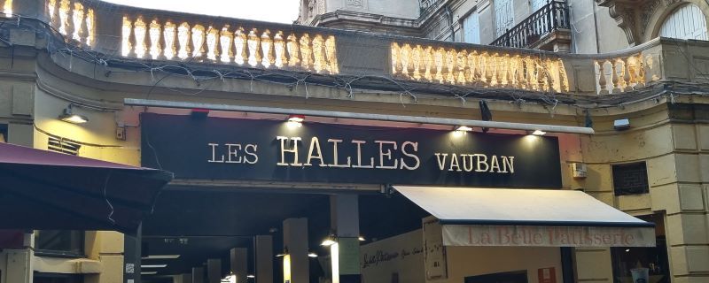 Entrada al mercado cubierto Les Halles Vauban de Perpignan