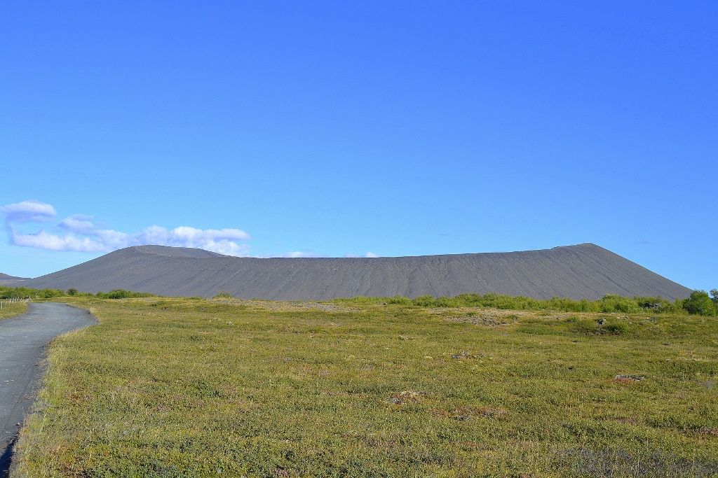 El volcán Hverfell en el horizonte Islandia (día 6): alrededores del lago Myvatn