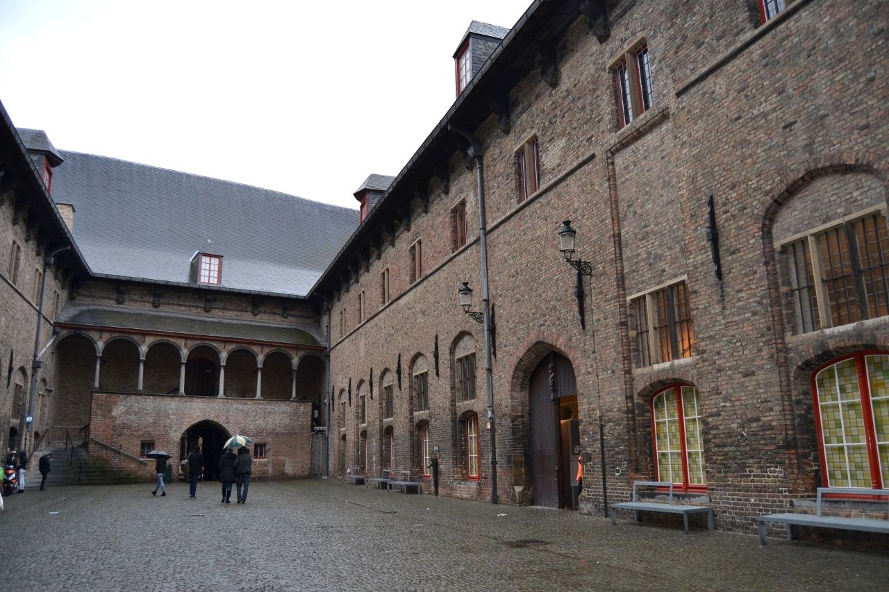 Patio interior de Le Halle Qué ver en Brujas en un día
