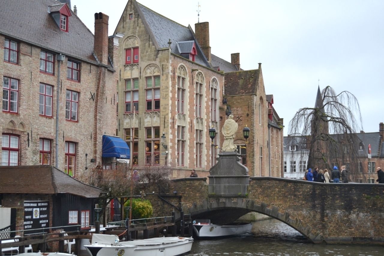 Puente Nepomuceno Que ver en Brujas en un día