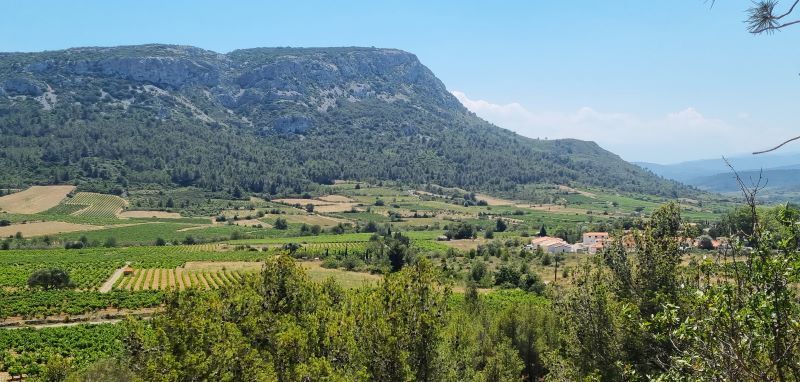Le Cirque de Vingrau Le Cirque de Vingrau es una zona geológicas poco conocida pero impresionante del sur de Francia