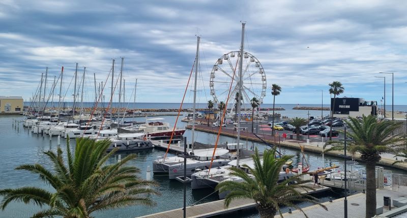 Puerto de Canet-en-Roussillon Vista del puerto de Canet-en-Roussillon desde las instalaciones del Aquarium Oniria