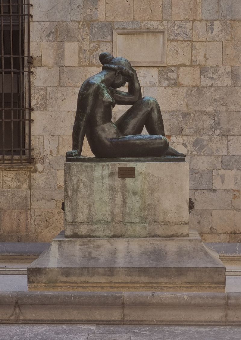 Escultura La Méditerranée de Aristide Maillol en el patio del Ayuntamiento de Perpignan