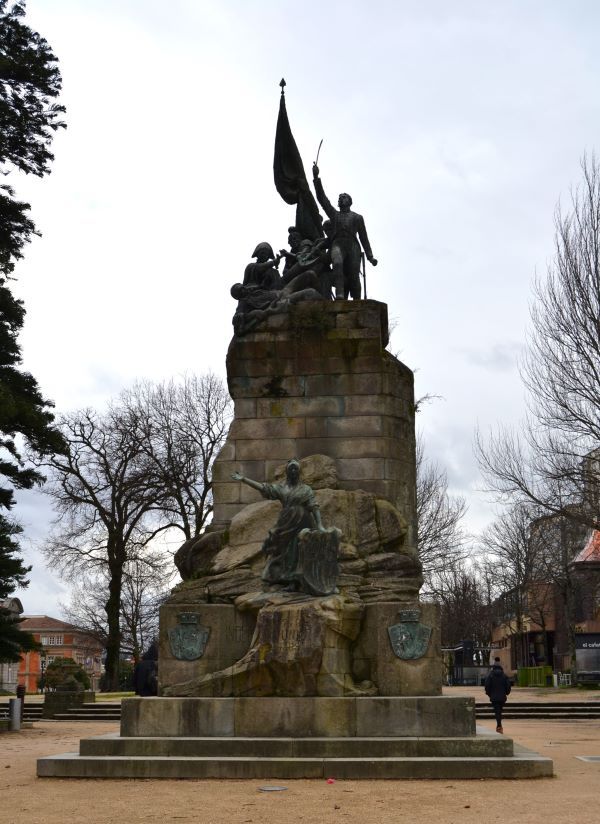 Monumento a los Héroes de Sampaio en el Paseo de la Alameda de Pontevedra, en honor a la victoria sobre las tropas napoleónicas en 1808.