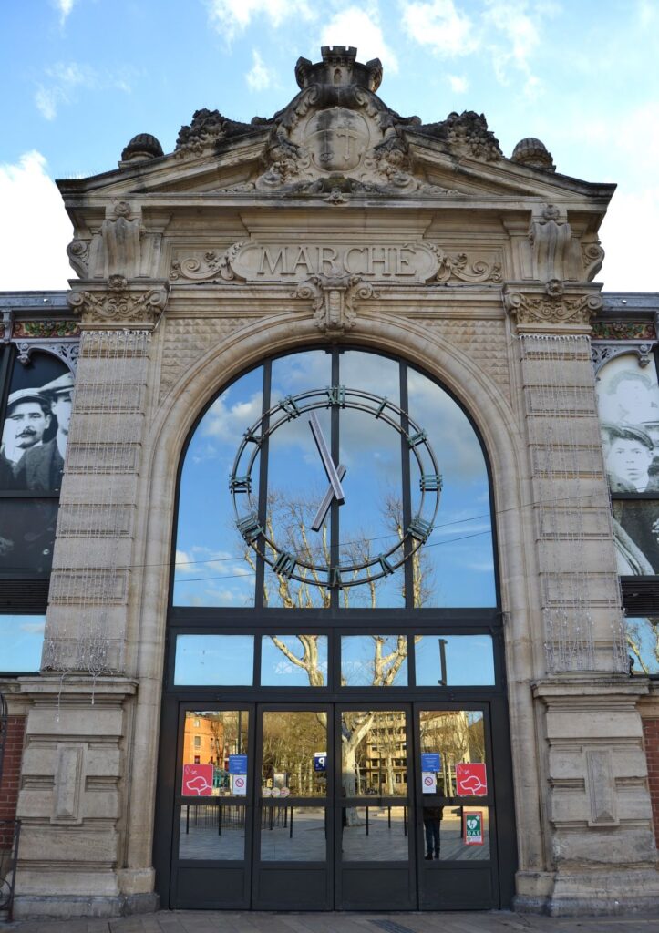 Fachada del mercado Les Halles de Narbonne