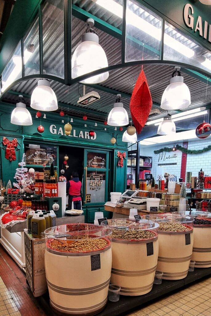 Puesto gastronómico en Les Halles de Narbonne