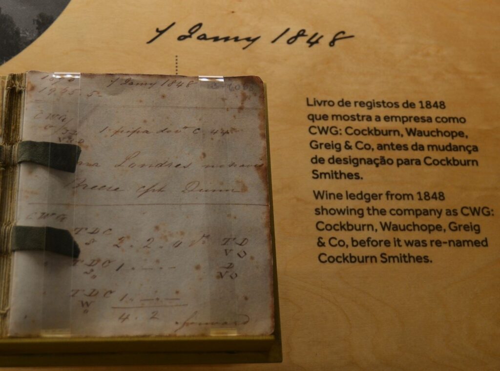 Libro de registros de 1848 de Cockburn Wauchope Greig & Co expuesto en el museo de las Bodegas Cockburn's